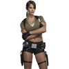 Karima Adebibe en Lara Croft