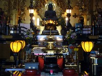 Autel bouddhique traditionnel